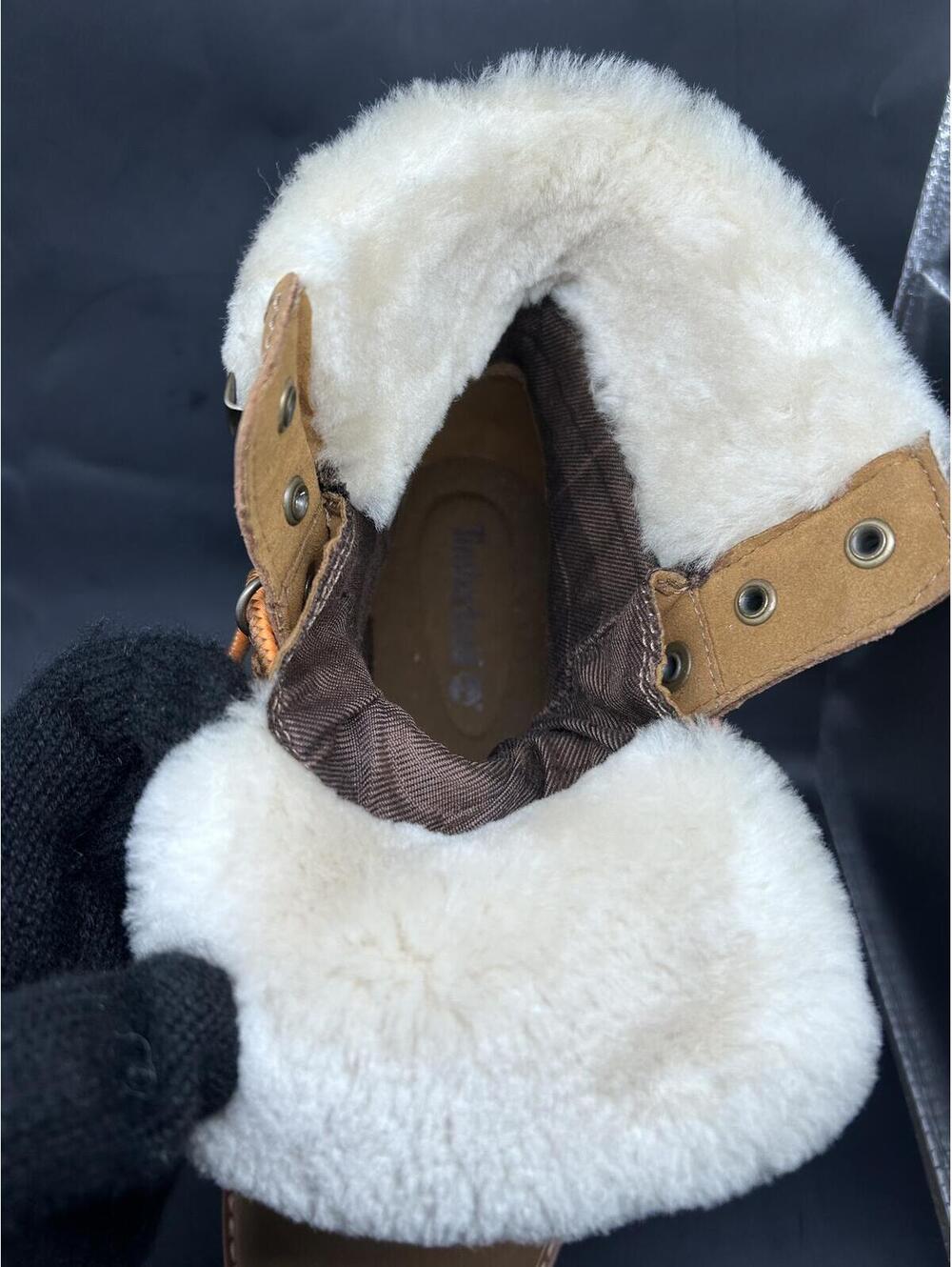 Timberland Courmayeur Valley 6" Waterproof Shearling Boot - Picture 7 of 9